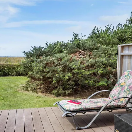 Three-bedroom With Sea View 04 *