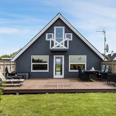 Three-bedroom With Sea View 04 * Bagenkop