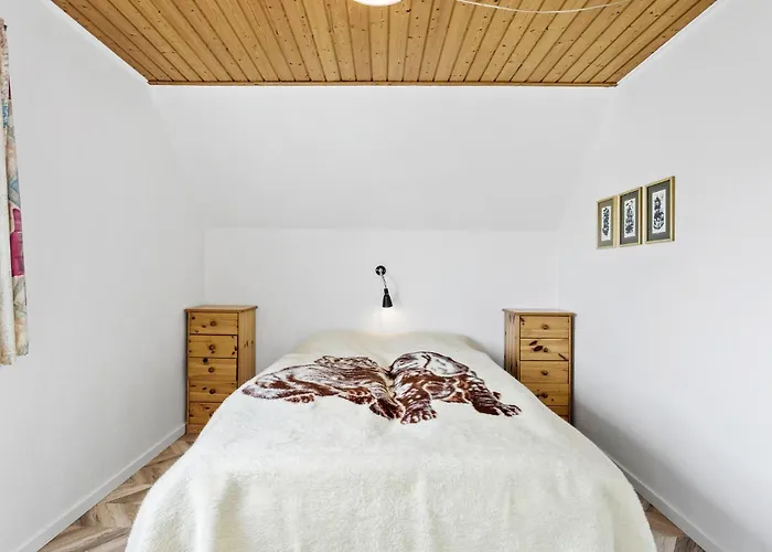 Three-bedroom With Sea View 04 Dom wakacyjny