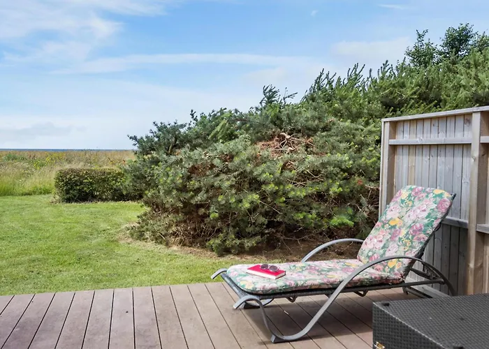 Three-bedroom With Sea View 04 *